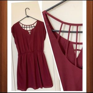 NOBO - Maroon dress - short - cool neck design
